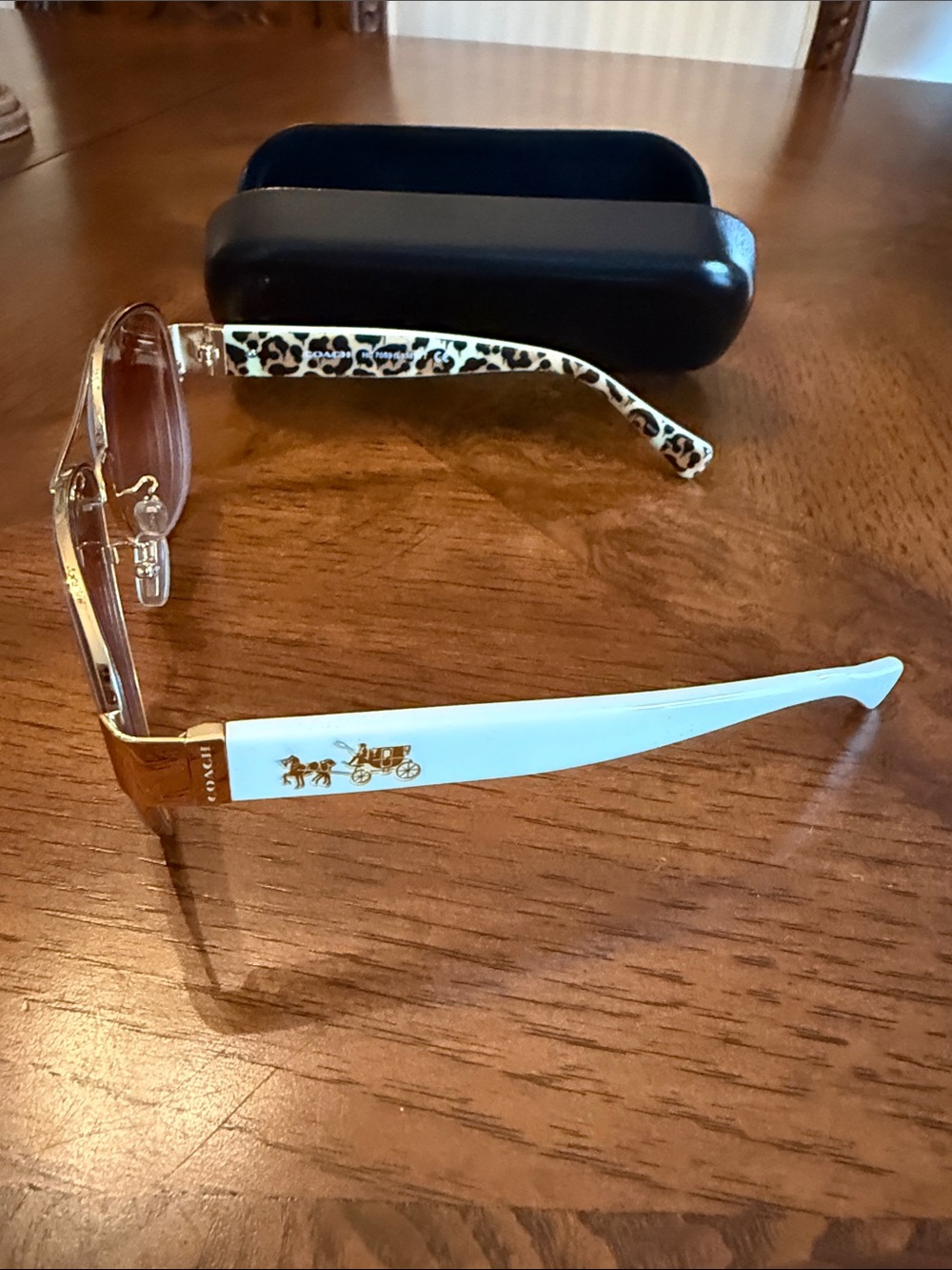 COACH Women's Gold Aviator Sunglasses  Leopard Temples HC7059 - prescription - Picture 5 of 9